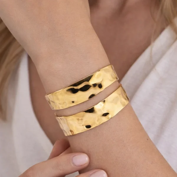 Χρυσή Χειροπέδα Διπλή “Hammered Wide Cuff” – Ατσάλι 316L