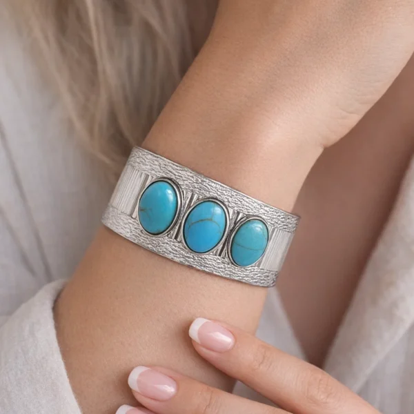 Vintage Ατσάλινη Χειροπέδα "Triple Turquoise Cabochon"