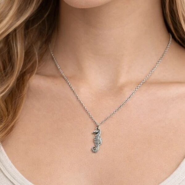 Ασημένιο Καλοκαιρινό Κολιέ "Seahorse Charm" με Μενταγιόν Ιππόκαμπο από Ατσάλι 316L